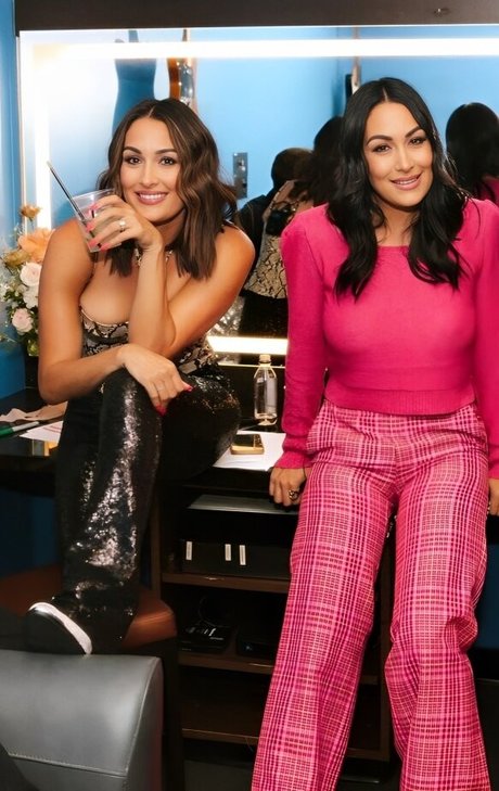 デカ尻ジーンズ オンリーファンズ セクシーヌード 写真