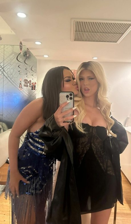 異人種間乱交オンリーファンズ アートヌード 写真