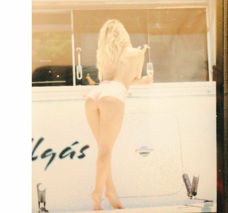 Natalia Casassola セクシーなスター ギャラリー