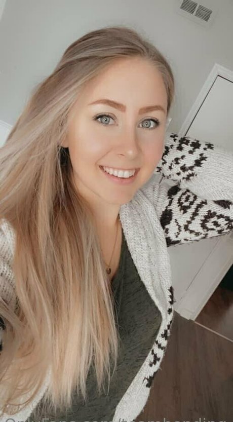 ビキニファックオンリーファンズ 美しい裸 写真