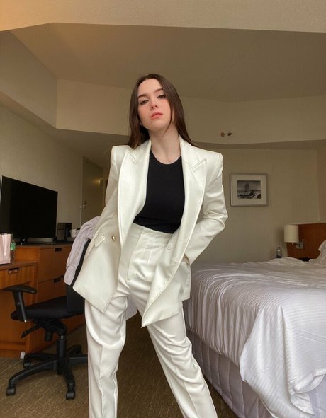 Frankie Lollia 無料女優 写真