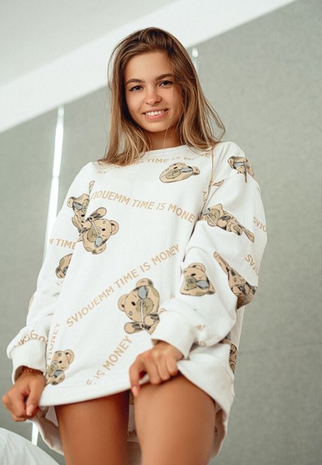 Valeria Lerochka 美しい女優 写真