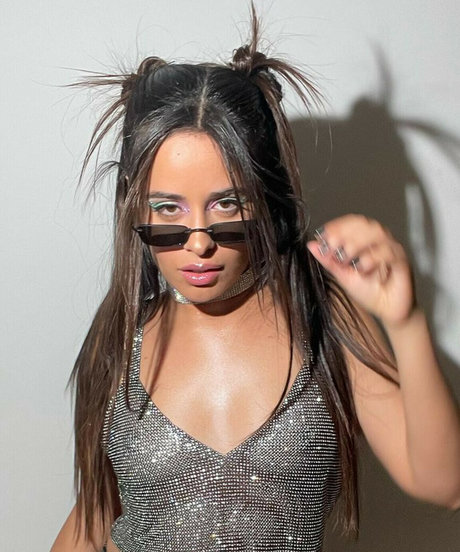Camila Cabello ヌードモデル 写真
