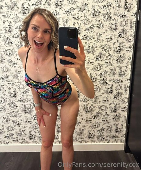 陸軍の熟女オンリーファンズ セクシーヌード 写真