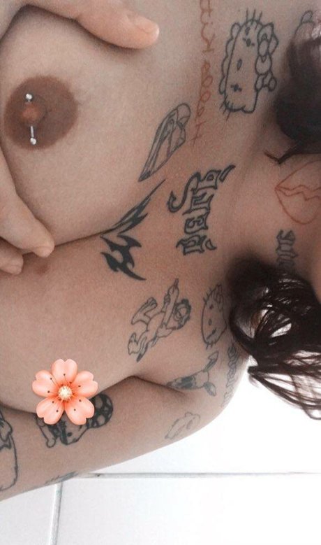 パンツ オンリーファンズ ヌード 写真