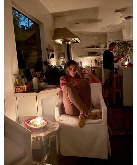 Nicolle Gironda 完璧なスター 写真