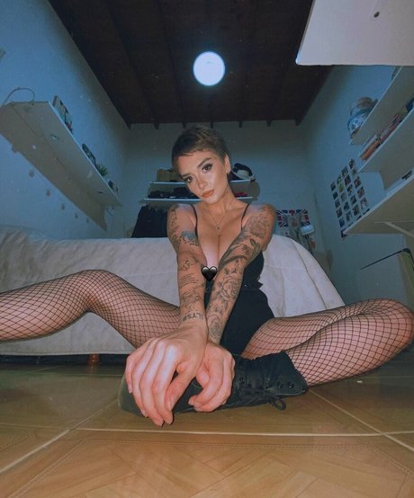 Delfi Peralta アートスター 写真