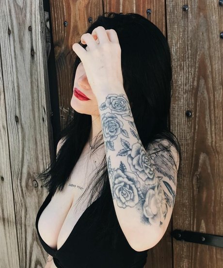 Delfi Peralta ポルノスター 無料 写真