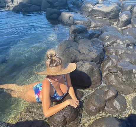 Isabella Abell エロティックなスター 写真