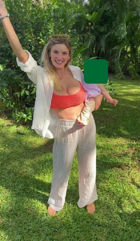 Isabella Abell トップモデル 写真