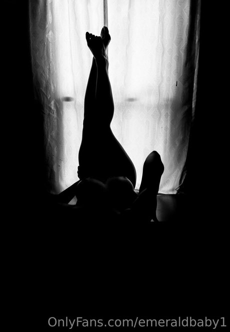 emeraldbaby1 完璧なモデル 画像
