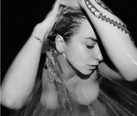 セクシーなラテン系オンリーファンズ 美しいxxx ギャラリー