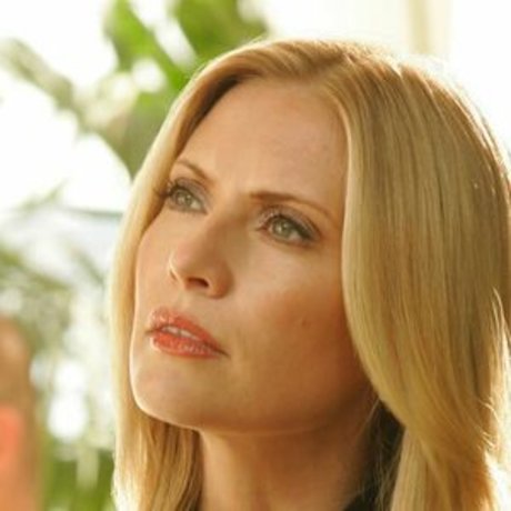 Emily Procter ヌードモデル 画像