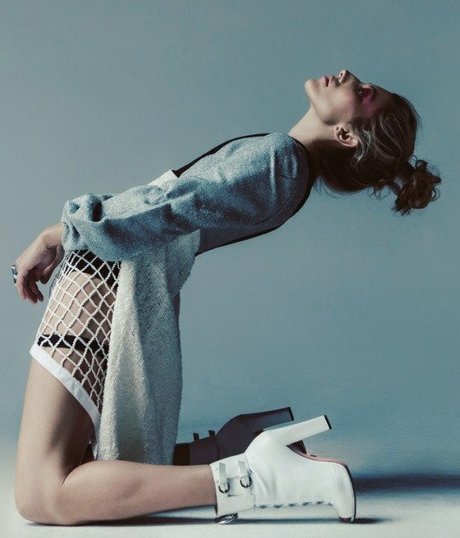 フェラチオ 射精 オンリーファンズ 無料ヌード 写真