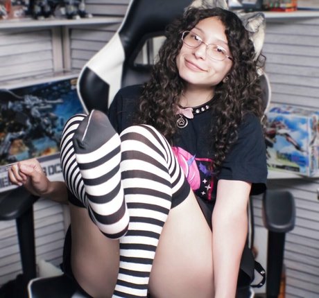 itwhiskarafterdark エロティック女優 画像