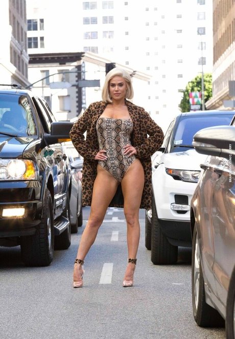 WWE Lana 美しいポルノスター 画像