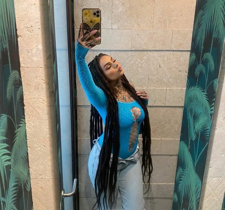 成熟した異人種間オンリーファンズ ホット裸 ギャラリー