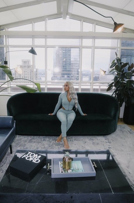 Saweetie ポルノスター 画像
