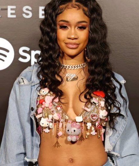 Saweetie ポルノ女優 画像