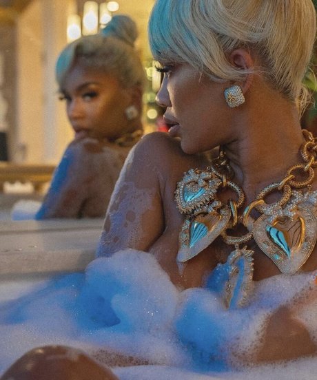 Saweetie profile image