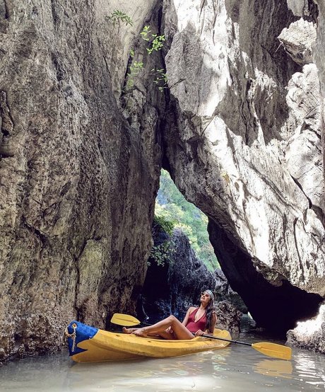 Shay Mitchell ポルノスター ホット 画像