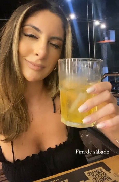 ビーチセックスオンリーファンズ ヌード 写真