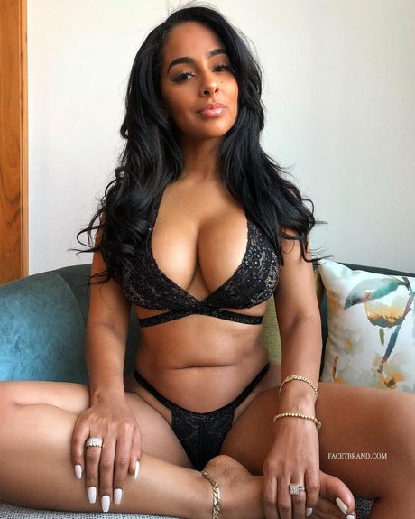 Ayisha Diaz ポルノスター ホット 画像