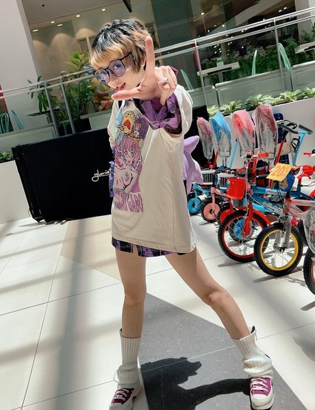 痩せたシーメールオンリーファンズ 無料ヌード 写真
