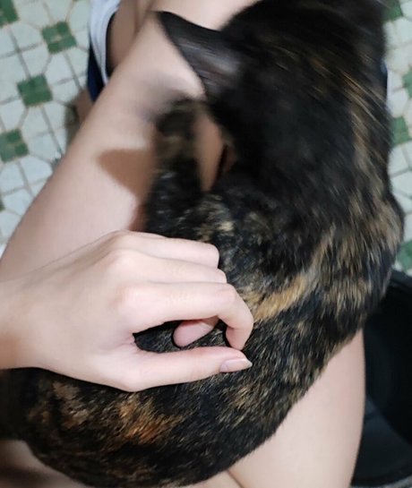 寝取られ妻オンリーファンズ セクシー裸 画像