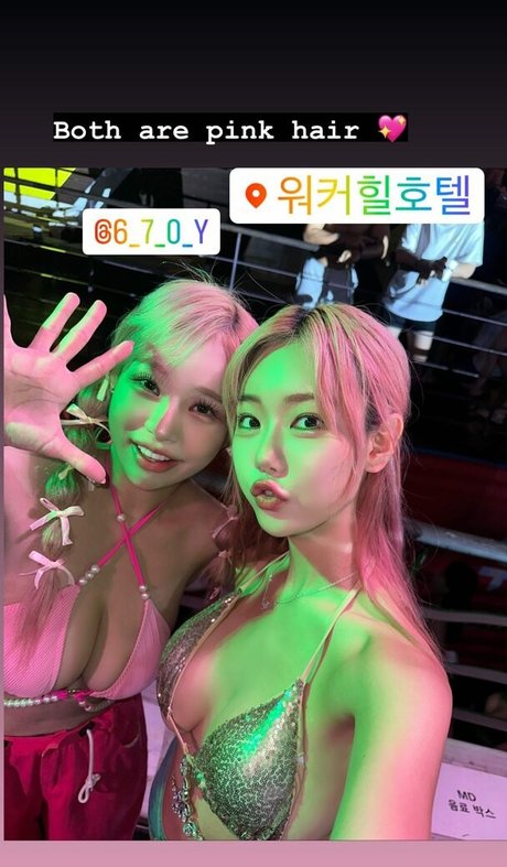 スキニーオンリーファンズ セクシーヌード 写真
