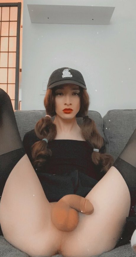 小さいペニスのオンリーファンズ アートヌード 写真