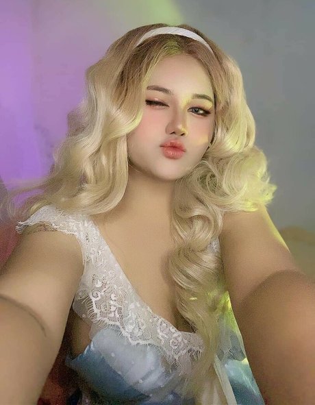 Charlotte LinLin ポルノスター アート 写真