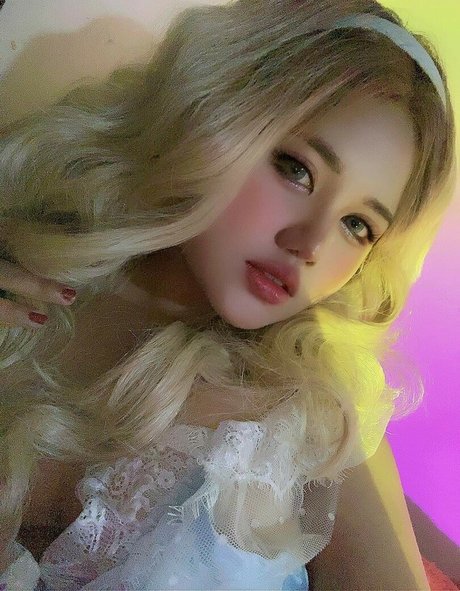 Charlotte LinLin xxxスター 写真