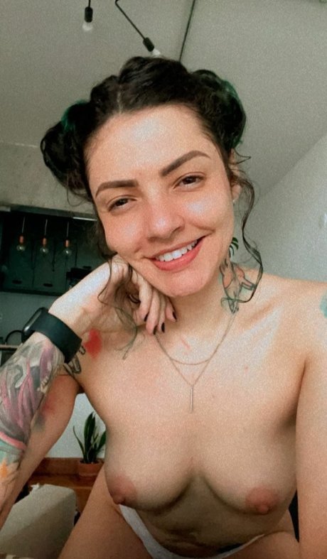 Julia Prado ヌード女優 写真