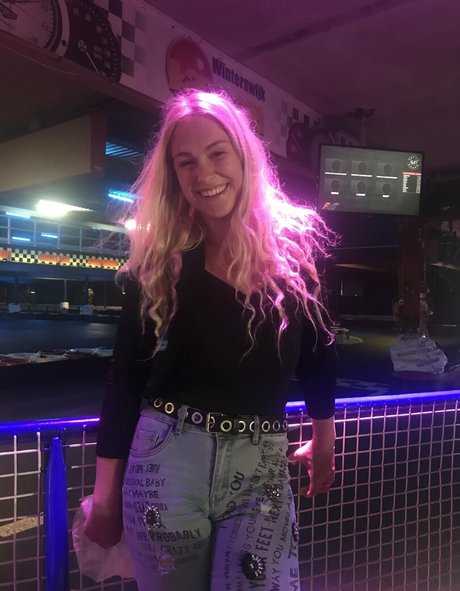 ガールフレンドオンリーファンズ ヌード 写真