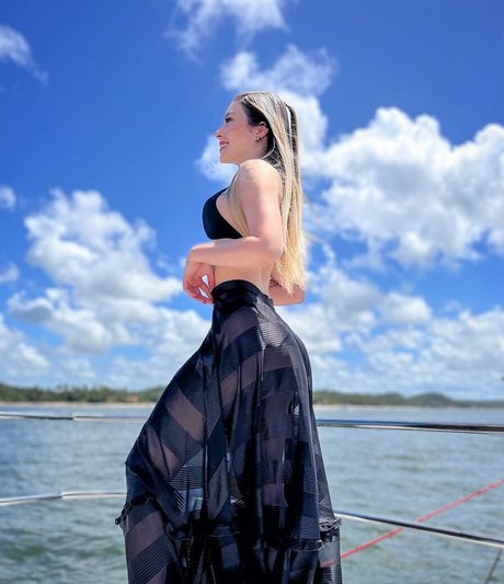Carolina Paiva ヌードモデル 写真