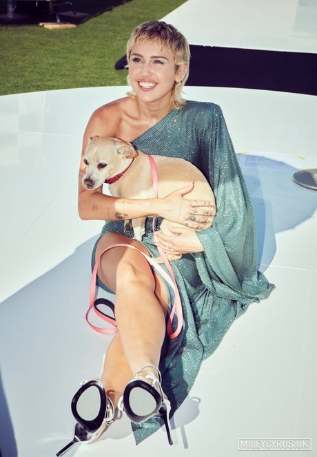 黒のランジェリーオンリーファンズ 無料ポルノ 写真