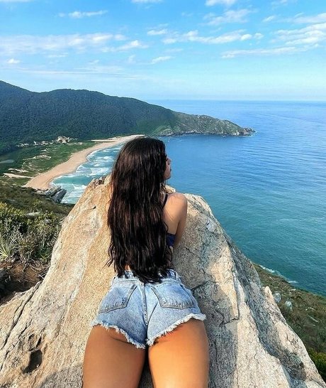 ゲイ筋肉オンリーファンズ セクシーヌード 写真