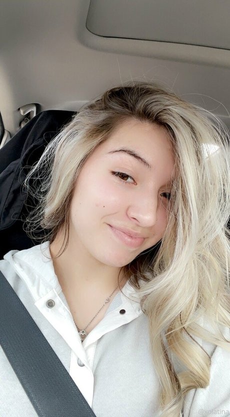 xolatina 完璧なモデル 写真