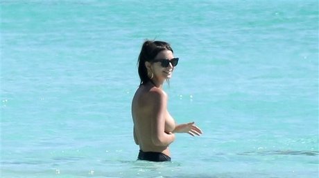 エボニーサマーオンリーファンズ パーフェクト 写真