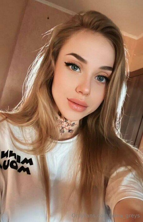 アジア人カップルオンリーファンズ ホット裸 写真