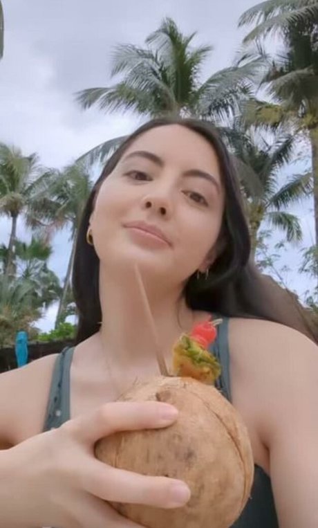 セクシーなアジア人オンリーファンズ ポルノ 写真