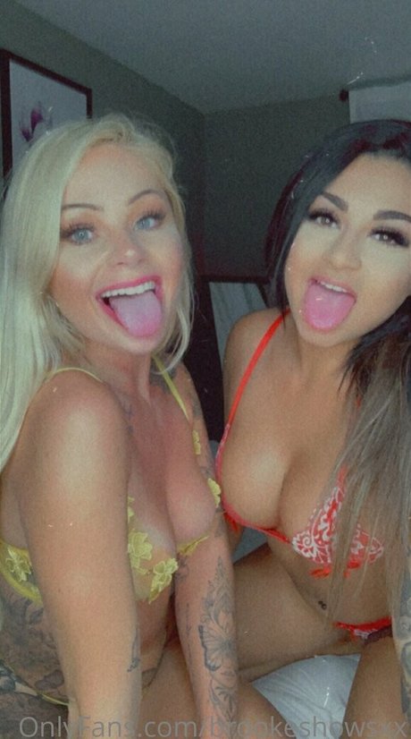 アマチュアレズビアンオンリーファンズ トップ 写真