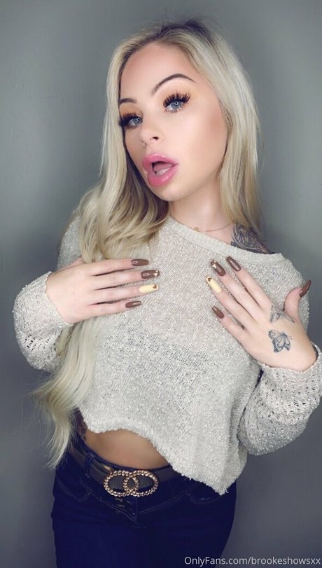 最もホットな女の子オンリーファンズ セクシー裸 写真