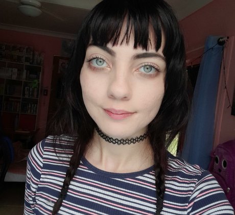 shy spice ポルノモデル 写真