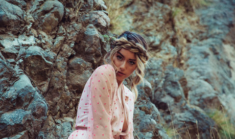 Chloe Bennet トップスター 写真