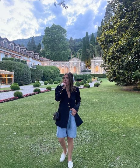 Chloe Bennet profile image