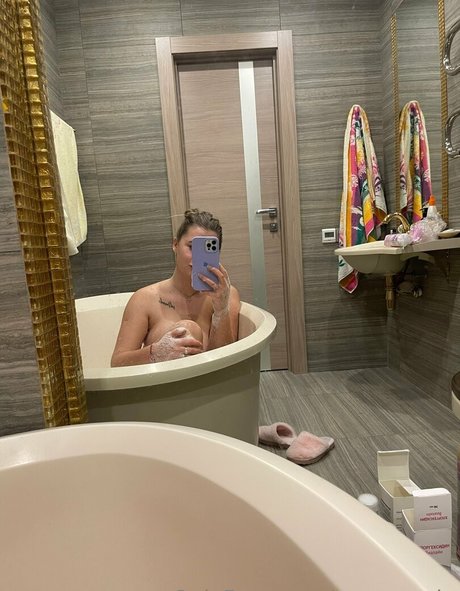 rayana ukr セクシーなスター 写真