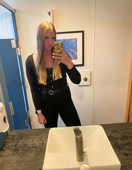 its kt アダルトモデル 写真