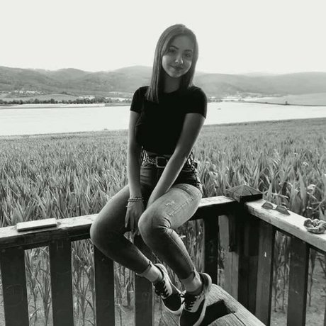 Wiktoria Bystron トップスター 写真